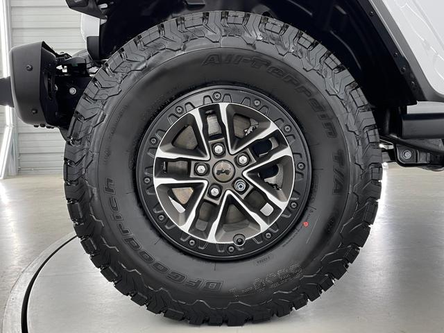 ジープ・ラングラーアンリミテッド ルビコン３９２　Ｖ８　スカイトップ　生産終了決定　レッドインテリア　１２．３インチモニター　純正可変マフラー　１２ｗａｙパワーシート　シートヒーター　ワイヤレスアップルカープレイ　ビルシュタインアルミダンパー　３．２インチリフトアップ（19枚目）