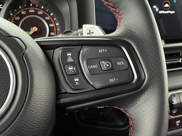 ジープ・ラングラーアンリミテッド ルビコン３９２　Ｖ８　スカイトップ　生産終了決定　レッドインテリア　１２．３インチモニター　純正可変マフラー　１２ｗａｙパワーシート　シートヒーター　ワイヤレスアップルカープレイ　ビルシュタインアルミダンパー　３．２インチリフトアップ（37枚目）