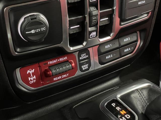 ジープ・ラングラーアンリミテッド ルビコン３９２　Ｖ８　スカイトップ　生産終了決定　レッドインテリア　１２．３インチモニター　純正可変マフラー　１２ｗａｙパワーシート　シートヒーター　ワイヤレスアップルカープレイ　ビルシュタインアルミダンパー　３．２インチリフトアップ（40枚目）