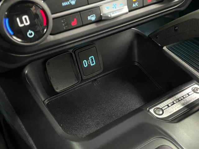 ブロンコ エバーグレーズ　スライド式チェアボード　シュノーケルキット　１２インチモニター　ビルシュタインショック　３５インチタイヤ　レザーシート　アップルカープレイ　１７インチダークカーボングレーペイントＡＷ　ミッドＰＫＧ　ハイフェンダー　シートヒーター　ロックレール（41枚目）