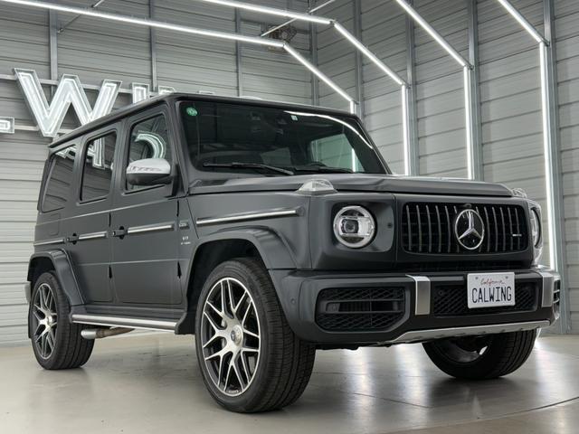 Ｇクラス Ｇ６３　ストロンガーザンタイムエディション　国内限定１００台　特別仕様車　ＡＭＧレザーエクスクルーシブ　ＡＭＧカーボンファイバーインテリアトリム　ＡＭＧ鍛造２２インチＡＷ　ドライビングダイナミックシート　サンルーフ　アップルカープレイ　３６０°カメラ（4枚目）