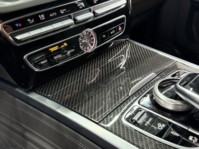 Ｇクラス Ｇ６３　ストロンガーザンタイムエディション　国内限定１００台　特別仕様車　ＡＭＧレザーエクスクルーシブ　ＡＭＧカーボンファイバーインテリアトリム　ＡＭＧ鍛造２２インチＡＷ　ドライビングダイナミックシート　サンルーフ　アップルカープレイ　３６０°カメラ（18枚目）