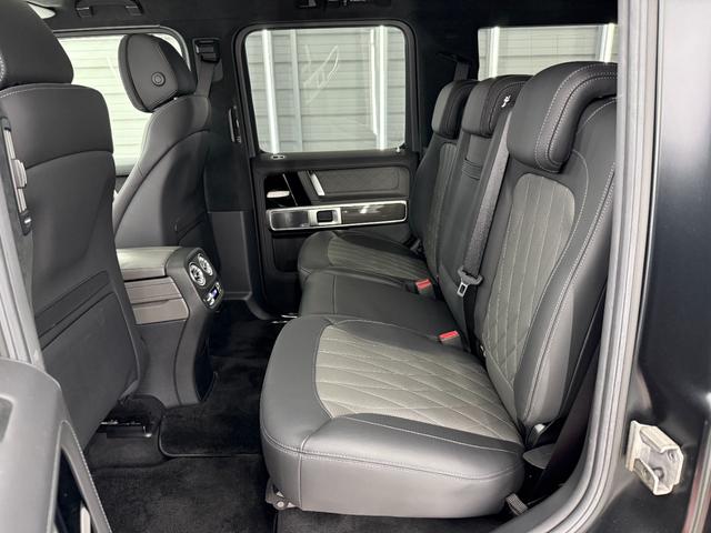 Ｇクラス Ｇ６３　ストロンガーザンタイムエディション　国内限定１００台　特別仕様車　ＡＭＧレザーエクスクルーシブ　ＡＭＧカーボンファイバーインテリアトリム　ＡＭＧ鍛造２２インチＡＷ　ドライビングダイナミックシート　サンルーフ　アップルカープレイ　３６０°カメラ（30枚目）