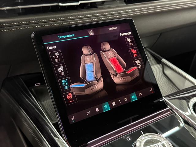 キャデラックエスカレード スポーツ　新型モデルチェンジ　５５インチＯＬＥＤディスプレイ　パノラマルーフ　助手席モニター　ＡＫＧ１９スピーカー　アップルカープレイ　アダプティブクルーズコントロール　マグネティックライドサスペンション４．０　ＡＲカメラ　１２６色アンビエントライト（23枚目）
