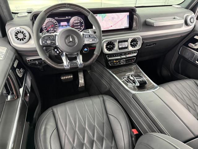 Ｇクラス Ｇ６３　左Ｈ　スペシャルオーダー　ＡＭＧナイト　特注仕様　マヌファクトゥーアプログラムプラス　ＡＭＧカーボンファイバーインテリア　フルレザー仕様　サンルーフ　アップルカープレイ　ブルメスターサウンド　サンルーフ　ソフトクローズドア　リラクゼーション機能（22枚目）
