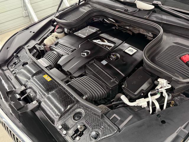 ＧＬＳ ＧＬＳ６００　４マチック　左Ｈ　ＩＳＧ搭載モデル　１オナ　シルバーツートン仕様　フロント＆リアマイバッハエンブレムマスコット　電動サイドステップ　パノラマルーフ　メルセデス・マイバッハ専用純正２３インチＡＷ　ブラックナッパレザー　後席左右独立シート（15枚目）