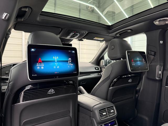 ＧＬＳ ＧＬＳ６００　４マチック　左Ｈ　ＩＳＧ搭載モデル　１オナ　シルバーツートン仕様　フロント＆リアマイバッハエンブレムマスコット　電動サイドステップ　パノラマルーフ　メルセデス・マイバッハ専用純正２３インチＡＷ　ブラックナッパレザー　後席左右独立シート（33枚目）