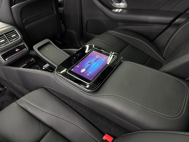 ＧＬＳ ＧＬＳ６００　４マチック　左Ｈ　ＩＳＧ搭載モデル　１オナ　シルバーツートン仕様　フロント＆リアマイバッハエンブレムマスコット　電動サイドステップ　パノラマルーフ　メルセデス・マイバッハ専用純正２３インチＡＷ　ブラックナッパレザー　後席左右独立シート（34枚目）
