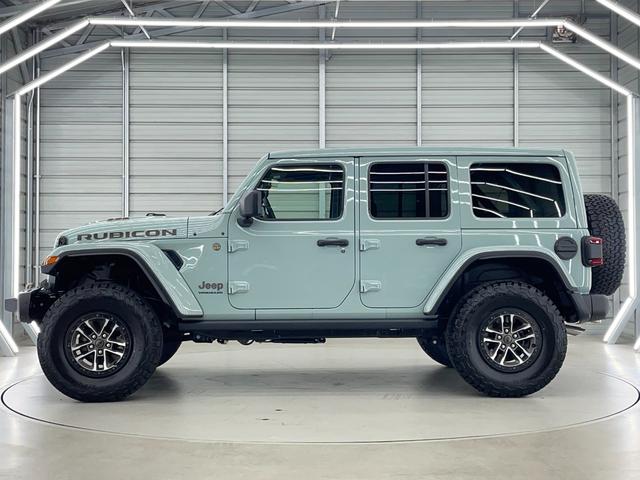 ジープ・ラングラーアンリミテッド ルビコン３９２　Ｖ８　生産終了　純正可変マフラー　全国保証付き　スカイトップ　１２．３インチモニター　レッドレザー　フロント１２ｗａｙパワーシート　ワイヤレスアップルカープレイ　ビルシュタインアルミダンパー　シートヒーター（28枚目）