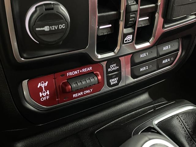 ジープ・ラングラーアンリミテッド ルビコン３９２　Ｖ８　生産終了　純正可変マフラー　全国保証付き　スカイトップ　１２．３インチモニター　レッドレザー　フロント１２ｗａｙパワーシート　ワイヤレスアップルカープレイ　ビルシュタインアルミダンパー　シートヒーター（38枚目）
