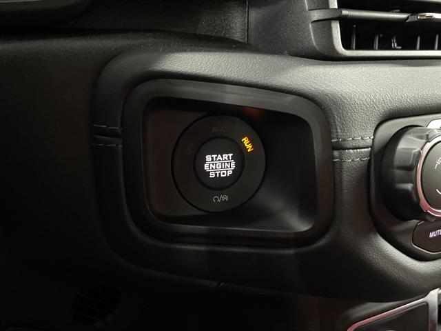 ジープ・ラングラーアンリミテッド ルビコン３９２　Ｖ８　生産終了　純正可変マフラー　全国保証付き　スカイトップ　１２．３インチモニター　レッドレザー　フロント１２ｗａｙパワーシート　ワイヤレスアップルカープレイ　ビルシュタインアルミダンパー　シートヒーター（41枚目）