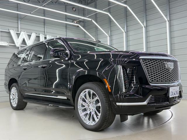 キャデラックエスカレード ＥＳＶ　プレミアムラグジュアリーＡＷＤ　ＥＳＶ　プレミアムラグジュアリーＡＷＤ　２０２５年新型　ラディアントＰＫＧ　日本未発売ロングボディ　ＡＫＧサウンド　純正可変エキゾースト　２２インチホイール　パノラマルーフ　５５インチモニター（2枚目）