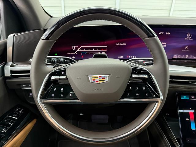 キャデラックエスカレード ＥＳＶ　プレミアムラグジュアリーＡＷＤ　ＥＳＶ　プレミアムラグジュアリーＡＷＤ　２０２５年新型　ラディアントＰＫＧ　日本未発売ロングボディ　ＡＫＧサウンド　純正可変エキゾースト　２２インチホイール　パノラマルーフ　５５インチモニター（40枚目）