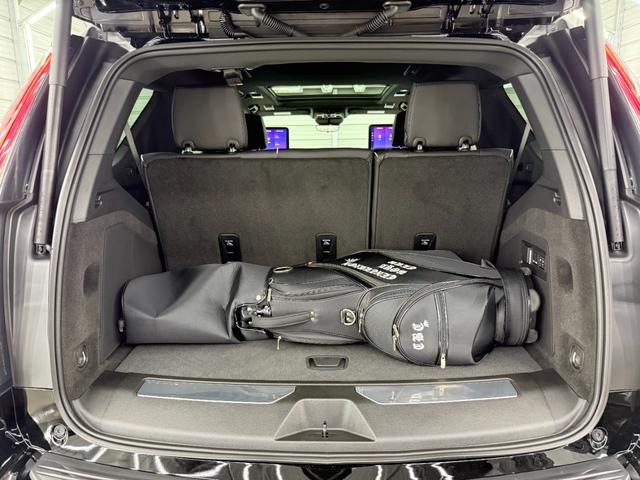 キャデラックエスカレード スポーツ　スポーツ　４ＷＤ　ツーリングＰＫＧ　新車　車高調整エアサス　電動サイドステップ　ＡＫＧ３６スピーカー　パノラマルーフ（15枚目）