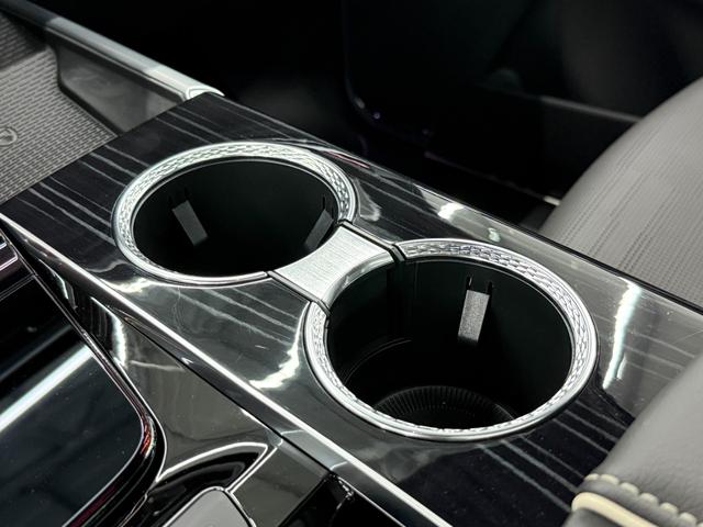 キャデラックエスカレード スポーツ　スポーツ　４ＷＤ　ツーリングＰＫＧ　新車　車高調整エアサス　電動サイドステップ　ＡＫＧ３６スピーカー　パノラマルーフ（46枚目）