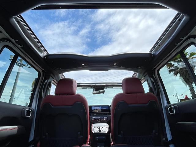 ジープ・ラングラーアンリミテッド ルビコン392 V8 生産終了 24yモデル限定レッドレザー スカイトップ 純正可変マフラー 12.3インチモニター フロント12wayパワーシート ワイヤレスアップルカープレイ ビルシュタインアルミダンパー アダプティブクルーズコントロールwithストップ(3枚目)