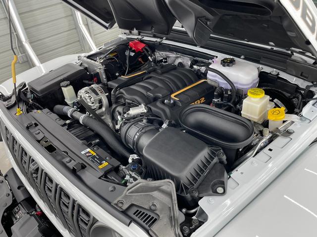 ジープ・ラングラーアンリミテッド ルビコン392 V8 生産終了 24yモデル限定レッドレザー スカイトップ 純正可変マフラー 12.3インチモニター フロント12wayパワーシート ワイヤレスアップルカープレイ ビルシュタインアルミダンパー アダプティブクルーズコントロールwithストップ(8枚目)