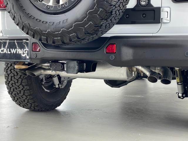 ジープ・ラングラーアンリミテッド ルビコン392 V8 生産終了 24yモデル限定レッドレザー スカイトップ 純正可変マフラー 12.3インチモニター フロント12wayパワーシート ワイヤレスアップルカープレイ ビルシュタインアルミダンパー アダプティブクルーズコントロールwithストップ(9枚目)