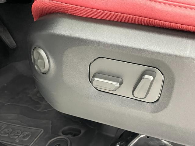 ジープ・ラングラーアンリミテッド ルビコン392 V8 生産終了 24yモデル限定レッドレザー スカイトップ 純正可変マフラー 12.3インチモニター フロント12wayパワーシート ワイヤレスアップルカープレイ ビルシュタインアルミダンパー アダプティブクルーズコントロールwithストップ(14枚目)