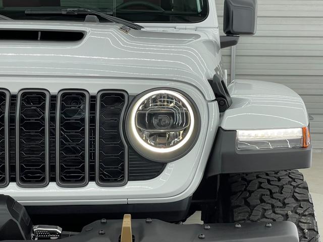 ジープ・ラングラーアンリミテッド ルビコン392 V8 生産終了 24yモデル限定レッドレザー スカイトップ 純正可変マフラー 12.3インチモニター フロント12wayパワーシート ワイヤレスアップルカープレイ ビルシュタインアルミダンパー アダプティブクルーズコントロールwithストップ(15枚目)