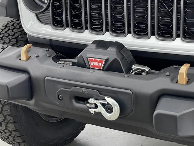 ジープ・ラングラーアンリミテッド ルビコン392 V8 生産終了 24yモデル限定レッドレザー スカイトップ 純正可変マフラー 12.3インチモニター フロント12wayパワーシート ワイヤレスアップルカープレイ ビルシュタインアルミダンパー アダプティブクルーズコントロールwithストップ(17枚目)