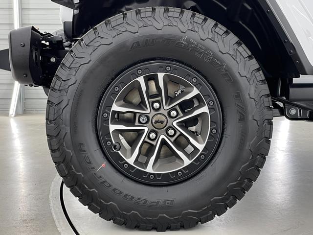 ジープ・ラングラーアンリミテッド ルビコン392 V8 生産終了 24yモデル限定レッドレザー スカイトップ 純正可変マフラー 12.3インチモニター フロント12wayパワーシート ワイヤレスアップルカープレイ ビルシュタインアルミダンパー アダプティブクルーズコントロールwithストップ(19枚目)