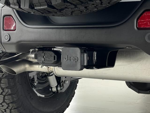 ジープ・ラングラーアンリミテッド ルビコン392 V8 生産終了 24yモデル限定レッドレザー スカイトップ 純正可変マフラー 12.3インチモニター フロント12wayパワーシート ワイヤレスアップルカープレイ ビルシュタインアルミダンパー アダプティブクルーズコントロールwithストップ(30枚目)