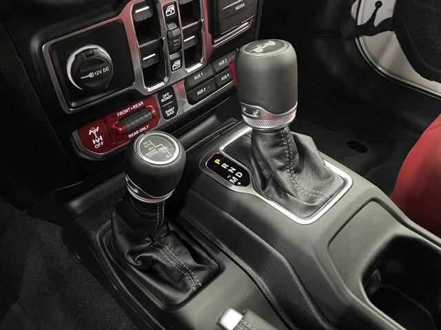 ジープ・ラングラーアンリミテッド ルビコン392 V8 生産終了 24yモデル限定レッドレザー スカイトップ 純正可変マフラー 12.3インチモニター フロント12wayパワーシート ワイヤレスアップルカープレイ ビルシュタインアルミダンパー アダプティブクルーズコントロールwithストップ(42枚目)