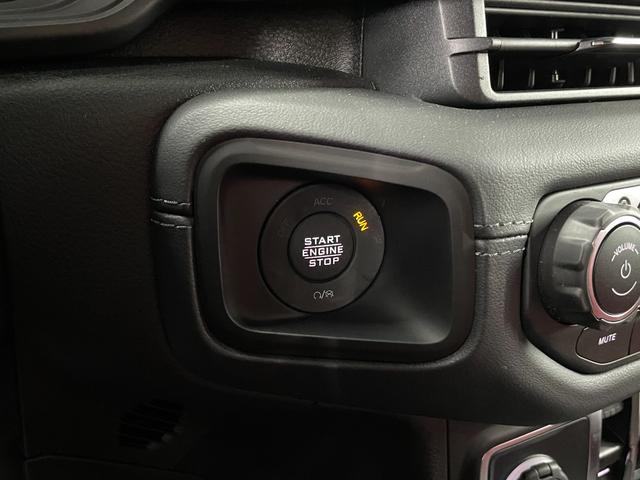 ジープ・ラングラーアンリミテッド ルビコン392 V8 生産終了 24yモデル限定レッドレザー スカイトップ 純正可変マフラー 12.3インチモニター フロント12wayパワーシート ワイヤレスアップルカープレイ ビルシュタインアルミダンパー アダプティブクルーズコントロールwithストップ(43枚目)