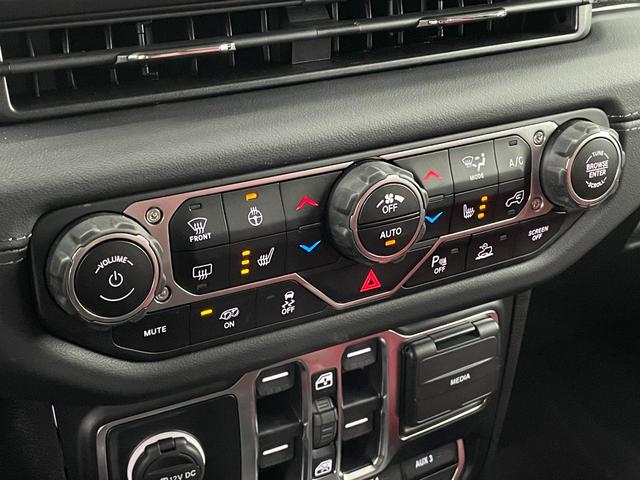 ジープ・ラングラーアンリミテッド ルビコン392 V8 生産終了 24yモデル限定レッドレザー スカイトップ 純正可変マフラー 12.3インチモニター フロント12wayパワーシート ワイヤレスアップルカープレイ ビルシュタインアルミダンパー アダプティブクルーズコントロールwithストップ(44枚目)