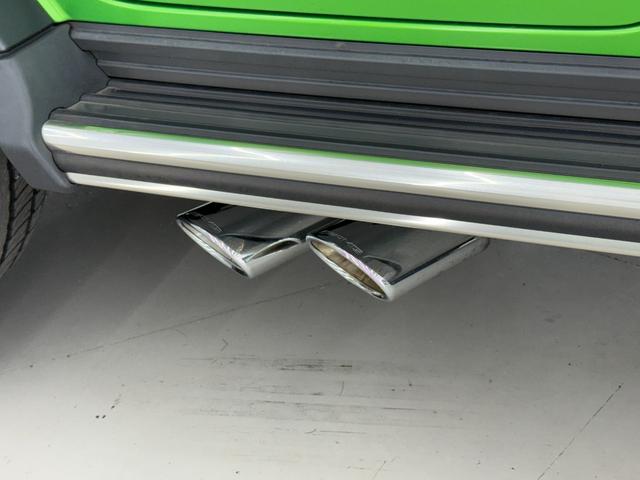 マフラー出口は後期モデルから片側２本ずつの左右本出しになっているので、見た目の違いも一目瞭然です