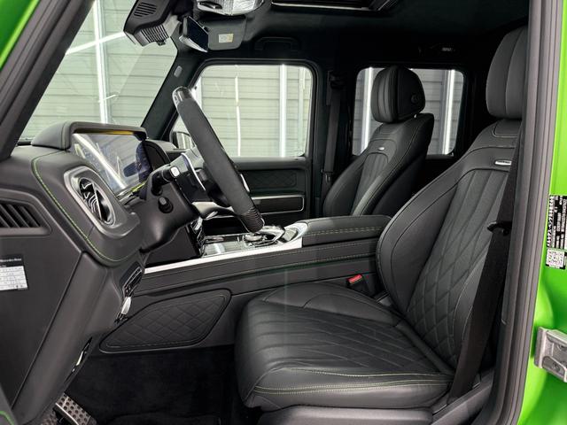 マヌファクトゥーアプログラムプラスが特別装備として装着されています。シートがナッパレザーとなり、センターコンソールや、グローブボックスもナッパレザーとなります