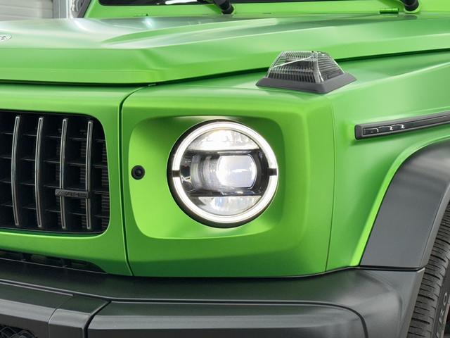 ＬＥＤドライビングライト付きマルチビームＬＥＤヘッドライト。自動でハイビームを切り替えるアダプティブハイビームアシストプラスも付いています。