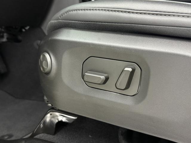 ジープ・ラングラーアンリミテッド ルビコンＸ　３．６Ｌ　新色４１　日本未発売グレード　スカイトップ　エクストリームリーコン３５タイヤＰＫＧ　フロント１２ｗａｙパワーシート　３５インチタイヤ　ブラックナッパレザーシート　１２．３インチモニター　ワイヤレスアップルカープレイ　シートヒーター（8枚目）