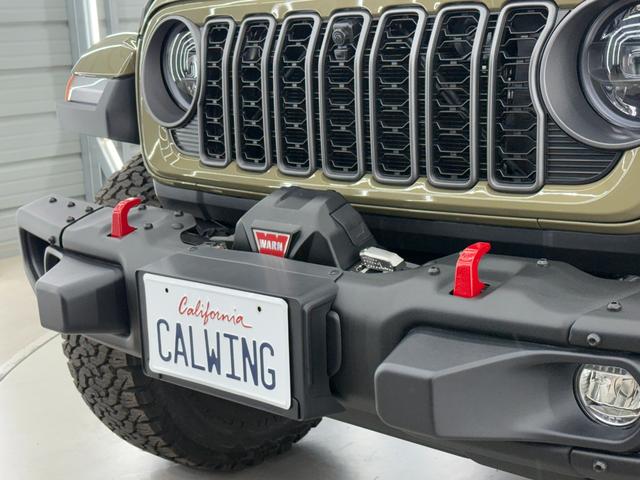 ジープ・ラングラーアンリミテッド ルビコンＸ　３．６Ｌ　新色４１　日本未発売グレード　スカイトップ　エクストリームリーコン３５タイヤＰＫＧ　フロント１２ｗａｙパワーシート　３５インチタイヤ　ブラックナッパレザーシート　１２．３インチモニター　ワイヤレスアップルカープレイ　シートヒーター（16枚目）