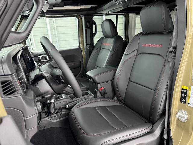 ジープ・ラングラーアンリミテッド ルビコンＸ　３．６Ｌ　新色４１　日本未発売グレード　スカイトップ　エクストリームリーコン３５タイヤＰＫＧ　フロント１２ｗａｙパワーシート　３５インチタイヤ　ブラックナッパレザーシート　１２．３インチモニター　ワイヤレスアップルカープレイ　シートヒーター（33枚目）