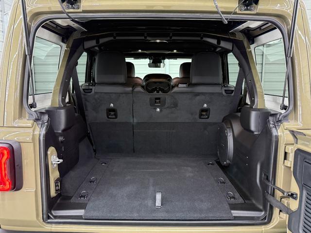 ジープ・ラングラーアンリミテッド ルビコンＸ　３．６Ｌ　新色４１　日本未発売グレード　スカイトップ　エクストリームリーコン３５タイヤＰＫＧ　フロント１２ｗａｙパワーシート　３５インチタイヤ　ブラックナッパレザーシート　１２．３インチモニター　ワイヤレスアップルカープレイ　シートヒーター（40枚目）