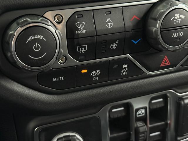 パフォーマンスモードでは音量がアップした本来のＶ８サウンドとなり、エンジンパワー（馬力）を最大化させます。