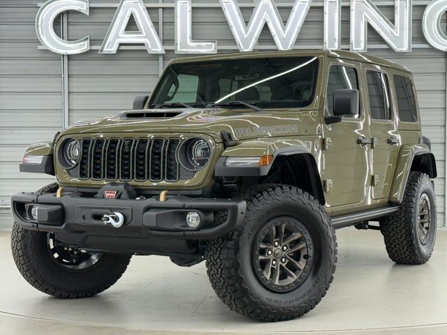 この佇まいからは想像もつかないようなＶ８サウンドこそがルビコン３９２大きな魅力です。エンジンをかけた瞬間のまさに爆発音、そしてアクセルを踏み込んだ時のエキゾースサウンドはもはやスーパーカーです。