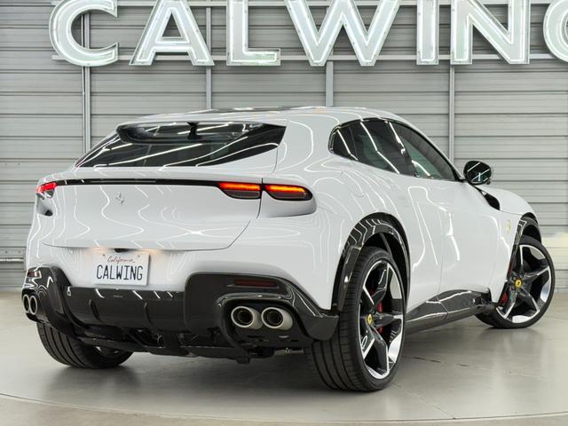 プロサングエ 右Ｈ　外装＆内装特別仕様カラー　カーボンＬＥＤステアリング　内外装カーボン　調光式パノラマルーフ　２３インチ鍛造ダイヤモンドＡＷ　フロントリフター　ブルメスターハイエンドオーディオ　ＲＯＳＳＯ　ＦＥＲＲＡＲＩ　ＢＩＡＮＣＯ　ＣＥＲＶＩＮＯ（17枚目）