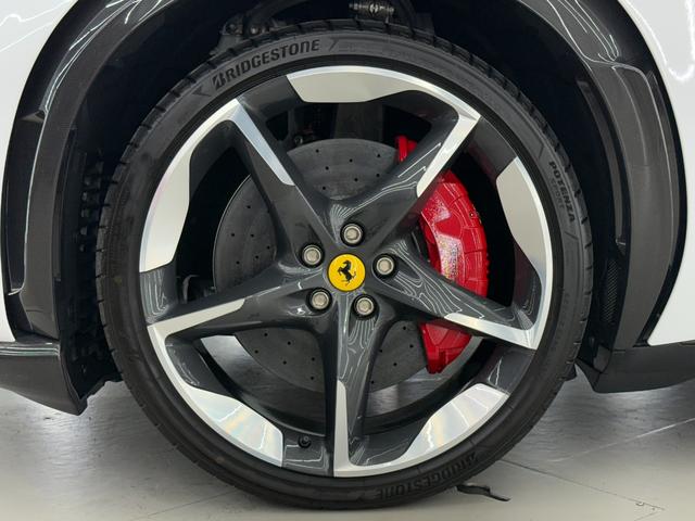 プロサングエ 右Ｈ　外装＆内装特別仕様カラー　カーボンＬＥＤステアリング　内外装カーボン　調光式パノラマルーフ　２３インチ鍛造ダイヤモンドＡＷ　フロントリフター　ブルメスターハイエンドオーディオ　ＲＯＳＳＯ　ＦＥＲＲＡＲＩ　ＢＩＡＮＣＯ　ＣＥＲＶＩＮＯ（25枚目）