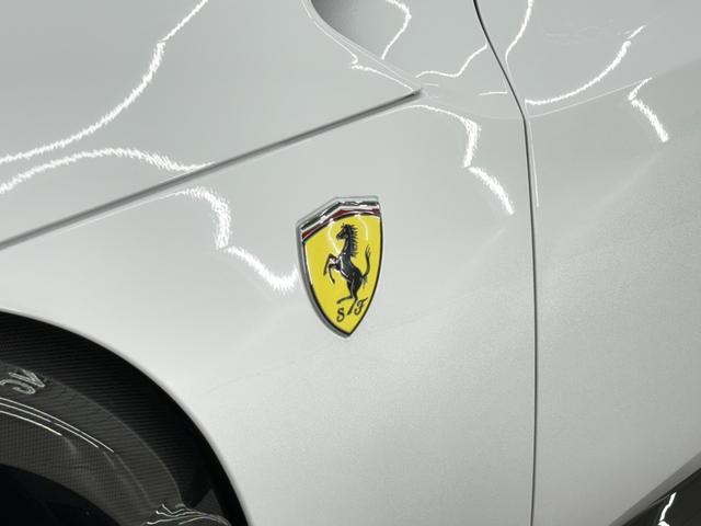 プロサングエ 右Ｈ　外装＆内装特別仕様カラー　カーボンＬＥＤステアリング　内外装カーボン　調光式パノラマルーフ　２３インチ鍛造ダイヤモンドＡＷ　フロントリフター　ブルメスターハイエンドオーディオ　ＲＯＳＳＯ　ＦＥＲＲＡＲＩ　ＢＩＡＮＣＯ　ＣＥＲＶＩＮＯ（29枚目）