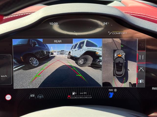 プロサングエ 右Ｈ　外装＆内装特別仕様カラー　カーボンＬＥＤステアリング　内外装カーボン　調光式パノラマルーフ　２３インチ鍛造ダイヤモンドＡＷ　フロントリフター　ブルメスターハイエンドオーディオ　ＲＯＳＳＯ　ＦＥＲＲＡＲＩ　ＢＩＡＮＣＯ　ＣＥＲＶＩＮＯ（37枚目）