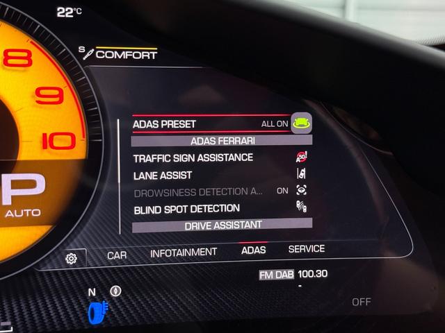プロサングエ 右Ｈ　外装＆内装特別仕様カラー　カーボンＬＥＤステアリング　内外装カーボン　調光式パノラマルーフ　２３インチ鍛造ダイヤモンドＡＷ　フロントリフター　ブルメスターハイエンドオーディオ　ＲＯＳＳＯ　ＦＥＲＲＡＲＩ　ＢＩＡＮＣＯ　ＣＥＲＶＩＮＯ（41枚目）