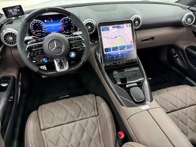 �I�v�V�����ݒ�ł���l�`�m�t�e�`�j�s�t�q�g�����t�u���E���i�b�p���U�[���̗p����A���������̂��镵�͋C�����o�B�X�ɂ`�l�f�J�[�{���o�j�f�ɂ��C���e���A�g�����ɂ͐ɂ��݂Ȃ��J�[�{�����g�p����Ă��܂��B