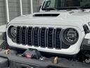 ルビコン３９２　Ｖ８　スカイトップ　生産終了決定　レッドインテリア　１２．３インチモニター　純正可変マフラー　１２ｗａｙパワーシート　シートヒーター　ワイヤレスアップルカープレイ　ビルシュタインアルミダンパー　３．２インチリフトアップ（22枚目）