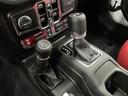 ルビコン３９２　Ｖ８　スカイトップ　生産終了決定　レッドインテリア　１２．３インチモニター　純正可変マフラー　１２ｗａｙパワーシート　シートヒーター　ワイヤレスアップルカープレイ　ビルシュタインアルミダンパー　３．２インチリフトアップ（42枚目）