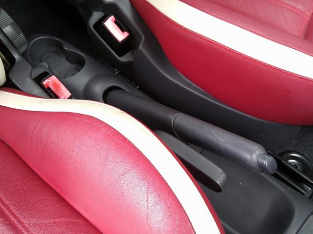 ５００ ペッレ　マイチェンモデル禁煙・１００台限定車ポルトローナフラウ社製レッドフル本革デザインレザーシート・白本革巻ステア＆スイッチ・Ｔベルト交換不要・ＴＶナビＥＴＣ・純正ＣＤオーディオ・デザイン専用アルミ取説記録（32枚目）