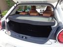 ノーマルラゲッジ充分なスペースを確保しています内装リアシートは、乗車人数、荷物の量に応じて多様なシートアレンジが可能な2:1分割可倒ダブルフォールディングリアシート装備、内装カラーに併せたトノカバー付