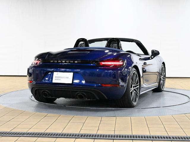 ７１８ボクスターＧＴＳ　４．０　６ＭＴ　ＬＥＤヘッドライトＰＤＬＳ　２０インチ９１１ターボホイール　シートヒーター　ＧＴスポーツステアリングホイール　２ゾーンオートクライメートコントロール　社内監視アラームシステム(20枚目)